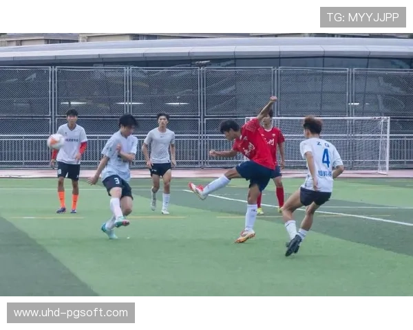 伯纳乌球场启用新排水系统,雨战6-1大胜显成效 伯纳乌球场启用新排水系统,雨战6-1大胜显成效